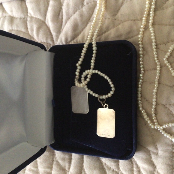 Freshwater pearls with dual silver pendants. - Picture 5 of 7